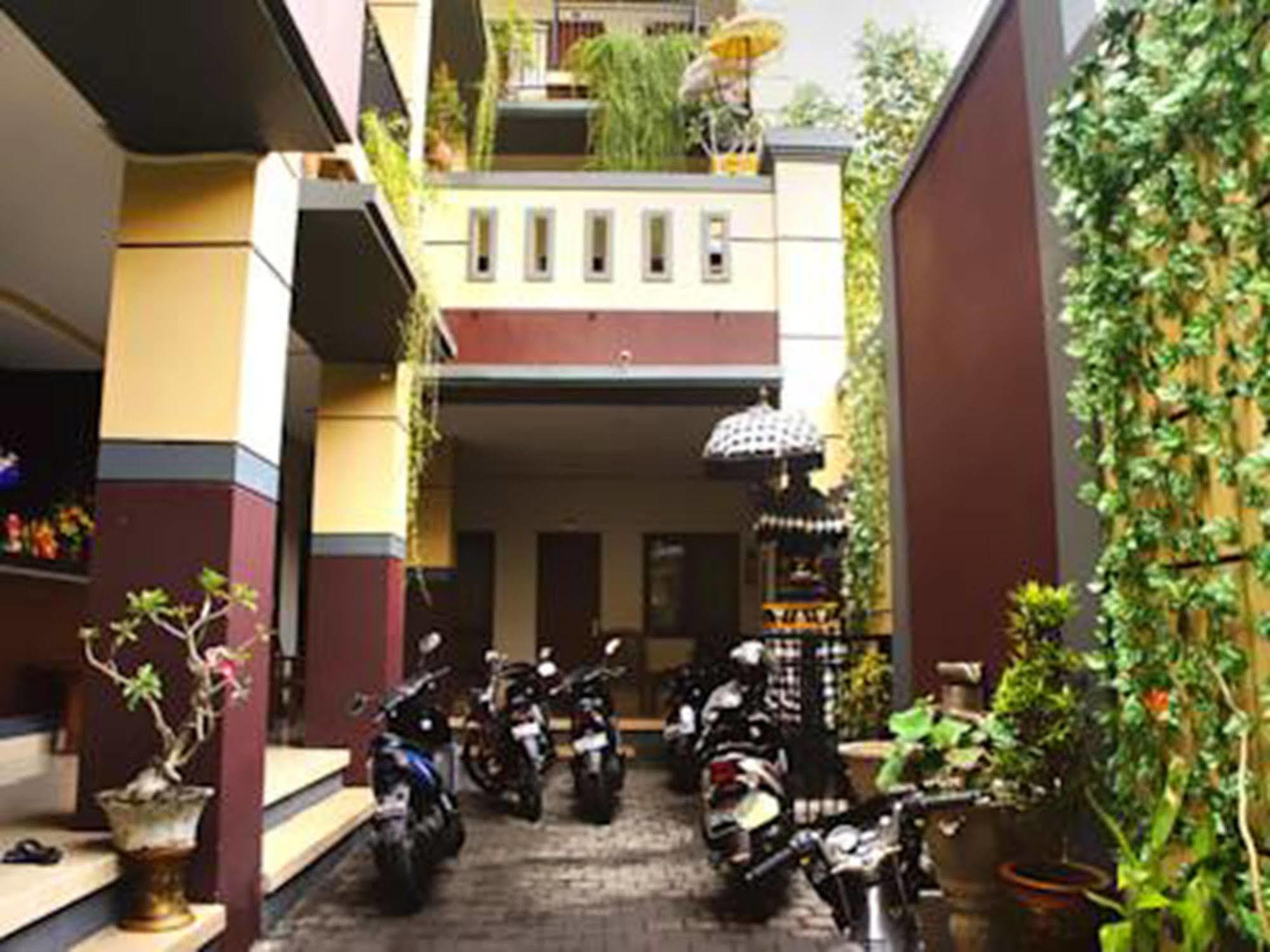 Graha Chania Legian Kuta Lombok Buitenkant foto